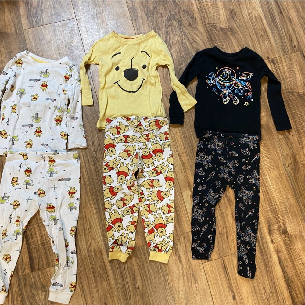 Disney Winnie the Pooh Pajama Set & Buzz light year too!